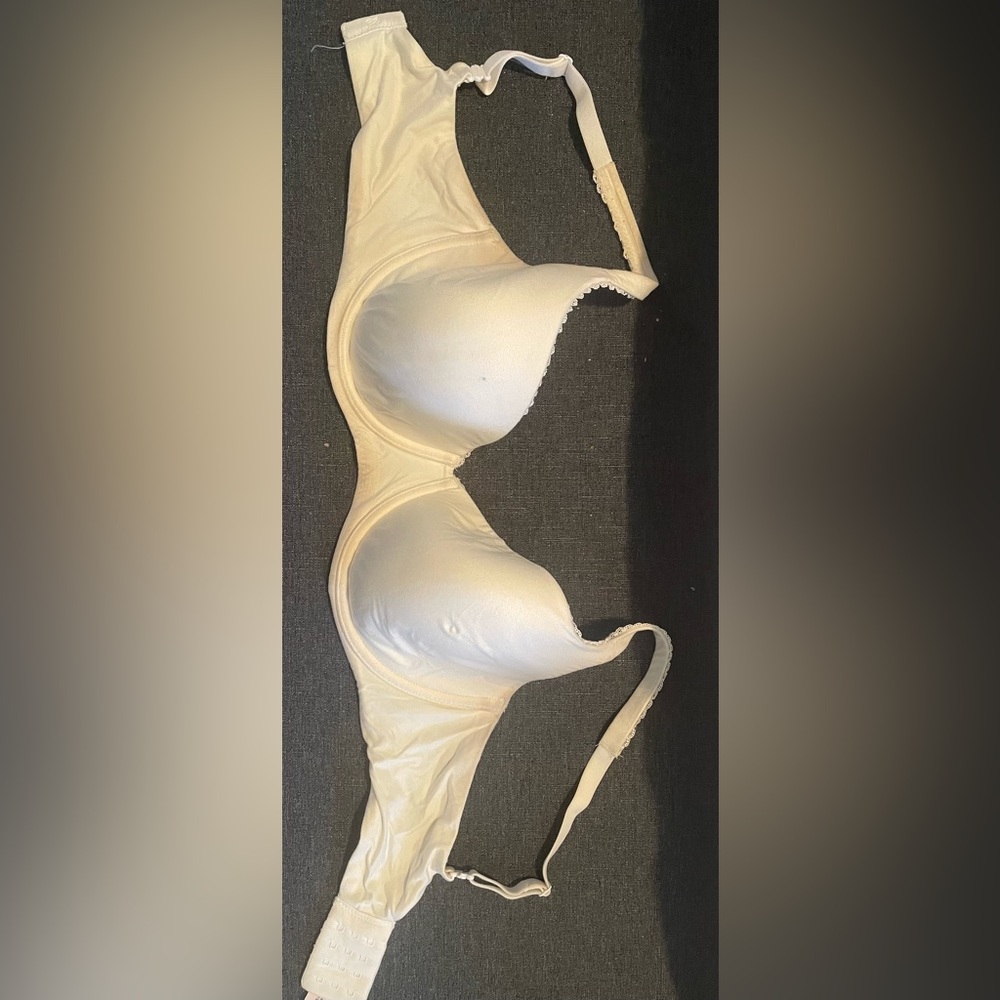 Victoria Secret’s Body By Victoria lined demi/demi double size 34DDD